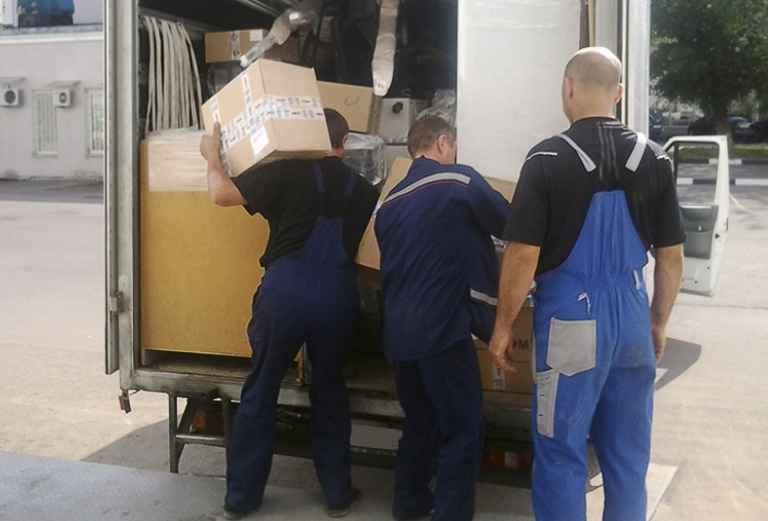 Недорогая перевозка мебели и бытовой техники коробок с вещами хоз. при из Карачаевска в Белгородскую область Гонки
