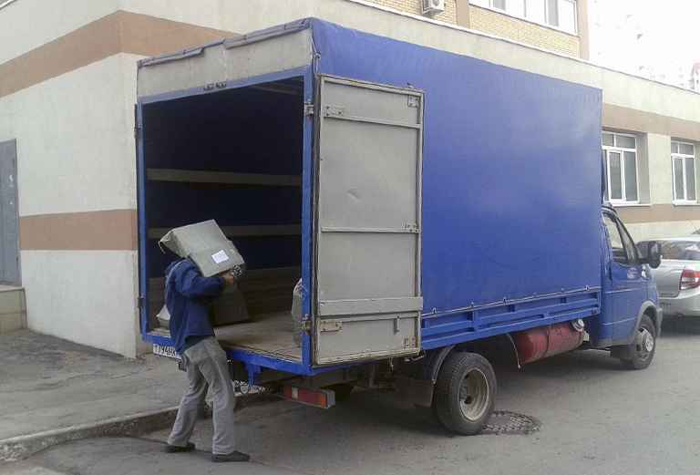 Доставка транспортной компанией коробок, личные вещей, дивана, шкафа из Черкесска в Москву