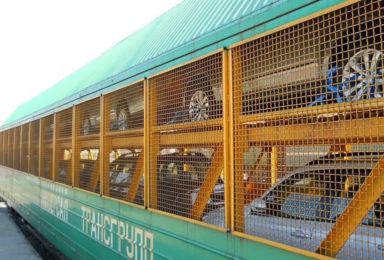 Транспортировка железнодорожным транспортом легковой машины  из Благовещенска в Санкт-Петербург
